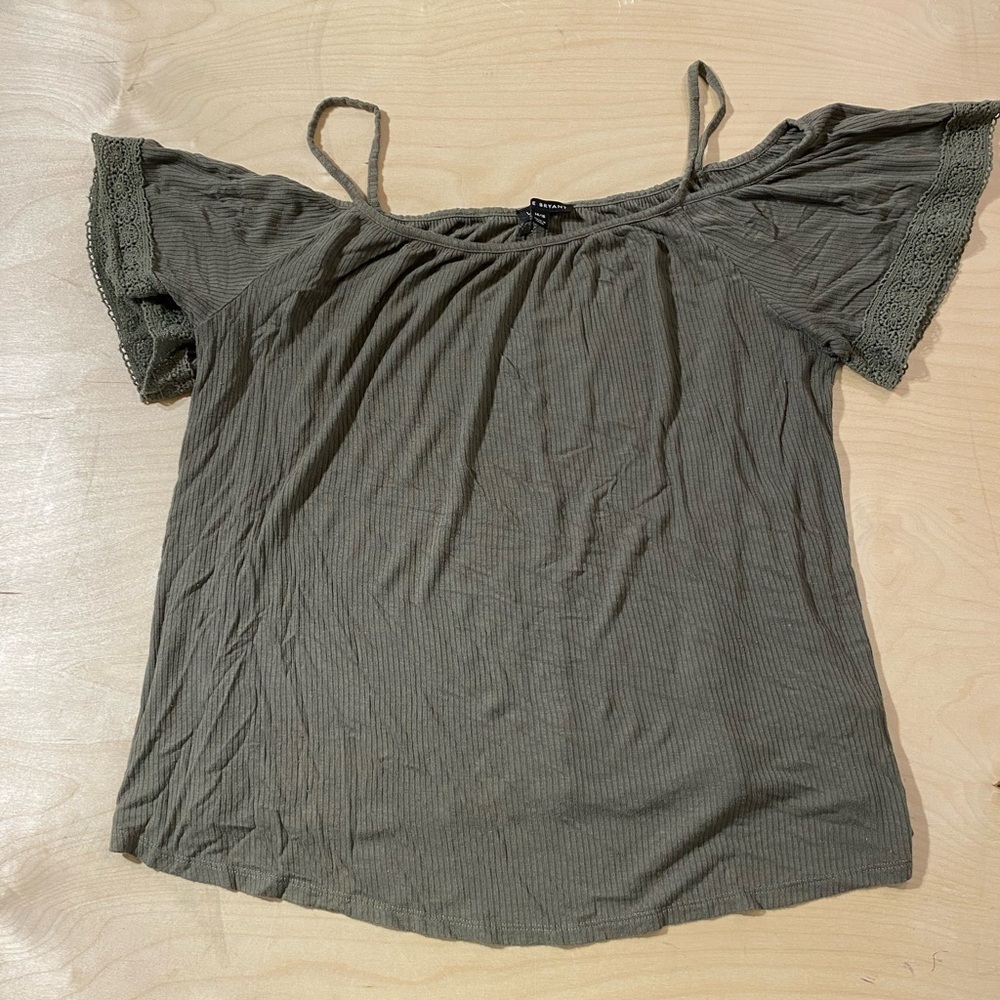 Lane Bryant Cold Shoulder Blouse 14/16 (AM)